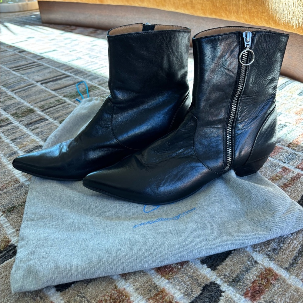 John Fluevog Black Leather Pointed Toe Side Zip Boot Size 10.5